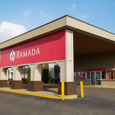 Отель Ramada By Wyndham Бисмарк Экстерьер фото